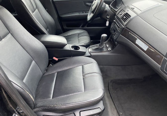 Подержанный автомобиль BMW X3 2008 года (9 фото)