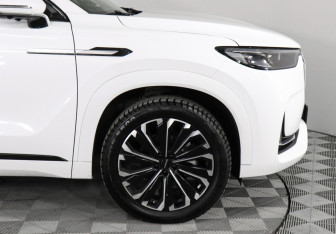 Подержанный автомобиль Jaecoo J8 2024 года (14 фото)