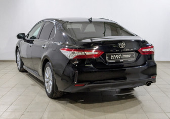 Подержанный автомобиль Toyota Camry Sedan 2020 года (29 фото)