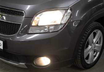 Подержанный автомобиль Chevrolet Orlando 2011 года (21 фото)