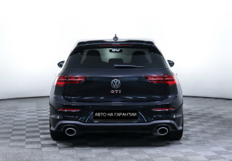Подержанный автомобиль Volkswagen Golf GTI Hatchback 2021 года (6 фото)
