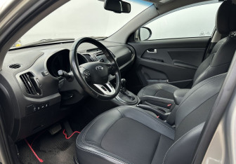 Подержанный автомобиль Kia Sportage 2013 года (9 фото)