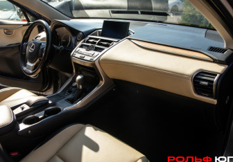 Подержанный автомобиль Lexus NX 2015 года (7 фото)