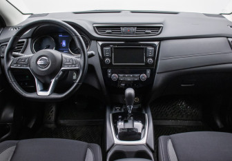 Подержанный автомобиль Nissan Qashqai 2023 года (13 фото)