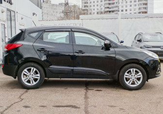 Подержанный автомобиль Hyundai ix35 2013 года (4 фото)