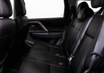 Подержанный автомобиль Mitsubishi Montero Sport 2021 года (13 фото)