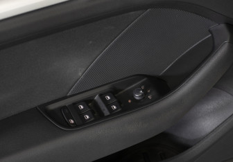 Подержанный автомобиль Audi A3 Hatchback 2014 года (20 фото)