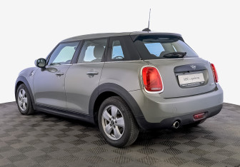 Подержанный автомобиль MINI Hatch 2020 года (7 фото)