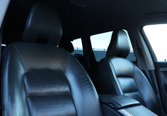 Подержанный автомобиль Volvo XC70 2011 года (14 фото)