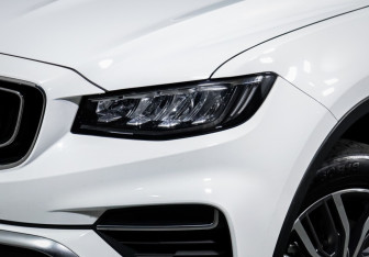 Подержанный автомобиль Geely Atlas Pro 2024 года (16 фото)