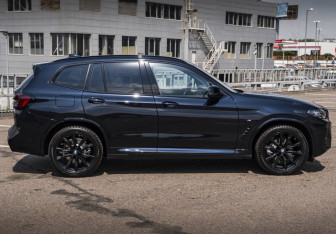 Подержанный автомобиль BMW X3 2024 года (4 фото)