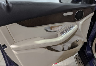 Подержанный автомобиль Mercedes-Benz GLC Coupe 2019 года (18 фото)