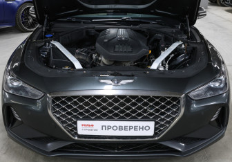 Подержанный автомобиль Genesis G70 2019 года (9 фото)