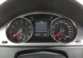 Подержанный автомобиль Volkswagen Passat CC 2011 года (12 фото)
