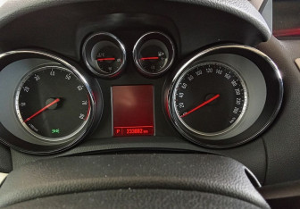 Подержанный автомобиль Opel Mokka 2013 года (13 фото)