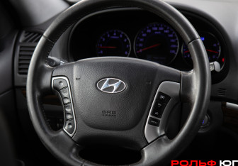 Подержанный автомобиль Hyundai Santa Fe 2011 года (12 фото)