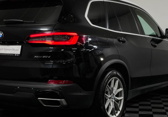 Подержанный автомобиль BMW X5 2020 года (20 фото)
