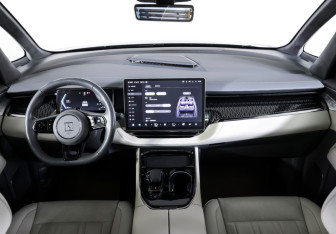 Подержанный автомобиль Zeekr 009 2023 года (24 фото)