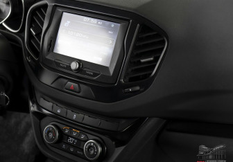 Подержанный автомобиль LADA (ВАЗ) Vesta Sedan 2017 года (11 фото)