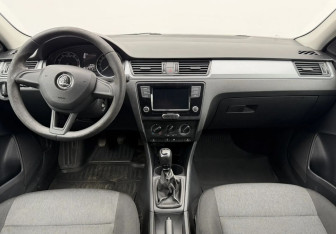 Подержанный автомобиль Skoda Rapid Liftback 2018 года (9 фото)