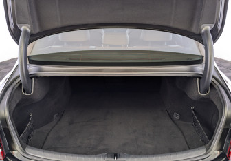 Подержанный автомобиль Genesis G80 2021 года (10 фото)