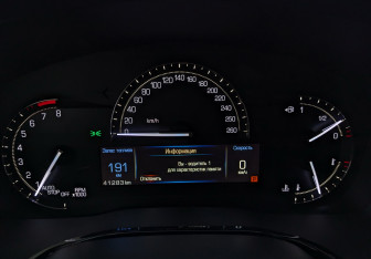 Подержанный автомобиль Cadillac XT5 2016 года (13 фото)