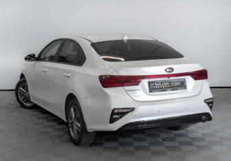 Подержанный автомобиль Kia Cerato Sedan 2021 года (7 фото)