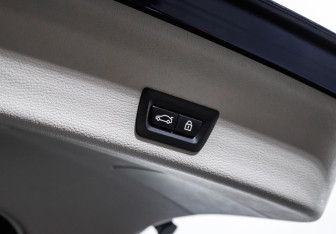 Подержанный автомобиль BMW X4 2015 года (15 фото)