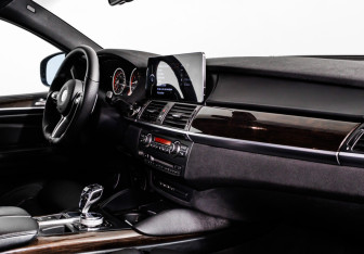 Подержанный автомобиль BMW X6 2011 года (9 фото)