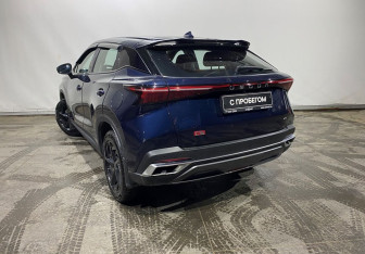 Подержанный автомобиль Omoda C5 2023 года (4 фото)