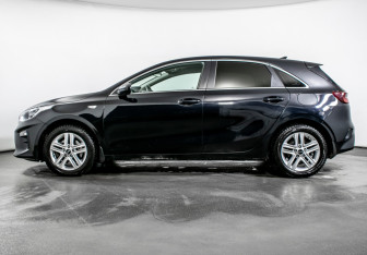 Подержанный автомобиль Kia Ceed Hatchback 2018 года (8 фото)