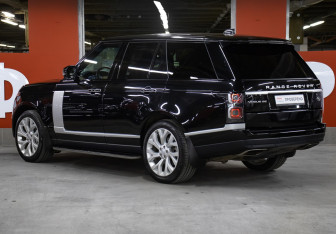 Подержанный автомобиль Land Rover Range Rover 2021 года (7 фото)