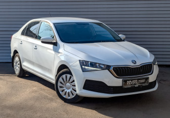 Подержанный автомобиль Skoda Rapid Liftback 2021 года (3 фото)