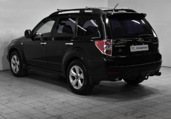 Подержанный автомобиль Subaru Forester Suv 2008 года (7 фото)