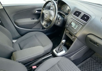 Подержанный автомобиль Volkswagen Polo Sedan 2013 года (9 фото)