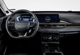 Подержанный автомобиль Exeed LX 2023 года (9 фото)