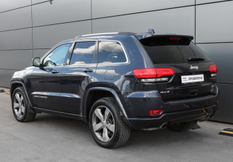 Подержанный автомобиль Jeep Grand Cherokee 2014 года (7 фото)