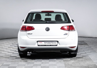 Подержанный автомобиль Volkswagen Golf Hatchback 2014 года (6 фото)