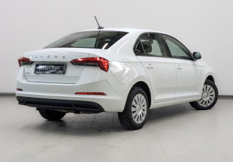 Подержанный автомобиль Skoda Rapid Liftback 2022 года (5 фото)