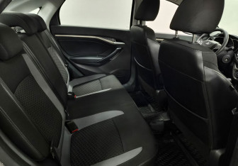 Подержанный автомобиль LADA (ВАЗ) Vesta Sedan 2017 года (12 фото)