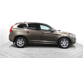 Подержанный автомобиль Volvo XC60 2015 года (4 фото)