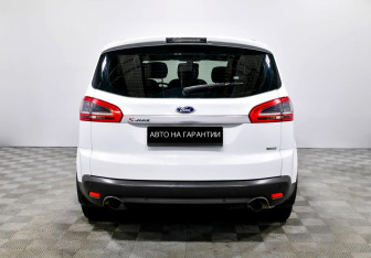 Подержанный автомобиль Ford S-MAX 2013 года (4 фото)
