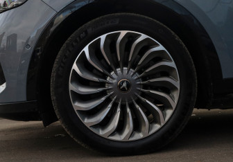 Подержанный автомобиль Voyah Free 2022 года (24 фото)