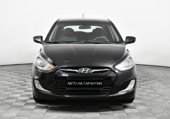 Подержанный автомобиль Hyundai Solaris Hatchback 2012 года (2 фото)