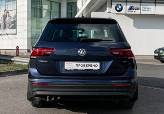 Подержанный автомобиль Volkswagen Tiguan 2017 года (13 фото)
