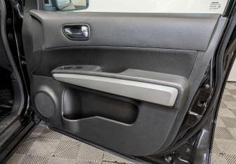 Подержанный автомобиль Nissan X-Trail 2013 года (24 фото)
