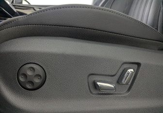 Подержанный автомобиль Hongqi HS5 2024 года (21 фото)