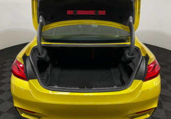 Подержанный автомобиль BMW M4 Coupe 2018 года (9 фото)