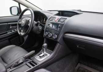 Подержанный автомобиль Subaru XV 2013 года (10 фото)