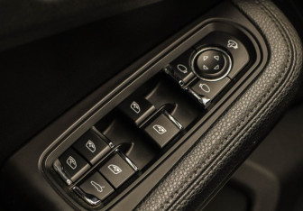 Подержанный автомобиль Porsche Macan 2016 года (25 фото)